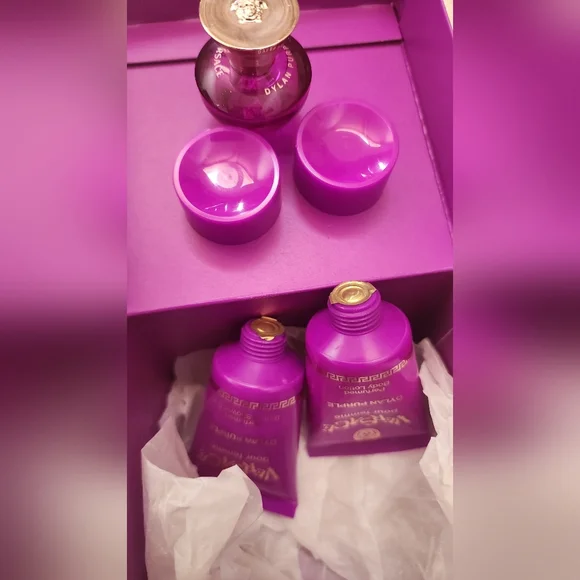 Versace Dylan Purple Pour Femme MINI Set (Super Cute In A Cute Box) - Picture 5 of 5